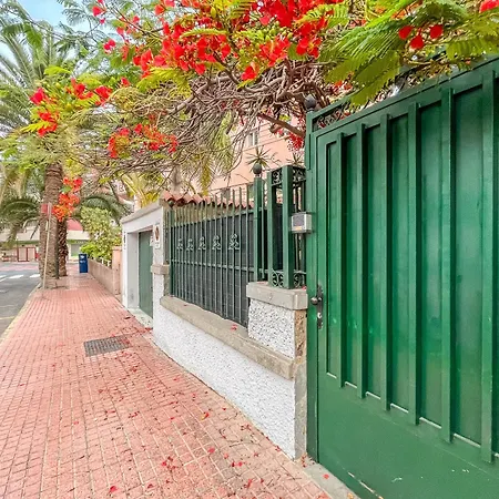 Semesterbostad The Red House - 3br With Private Terrace *