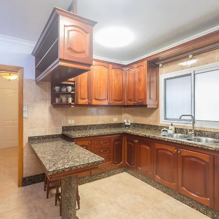 The Red House - 3br With Private Terrace Semesterbostad *