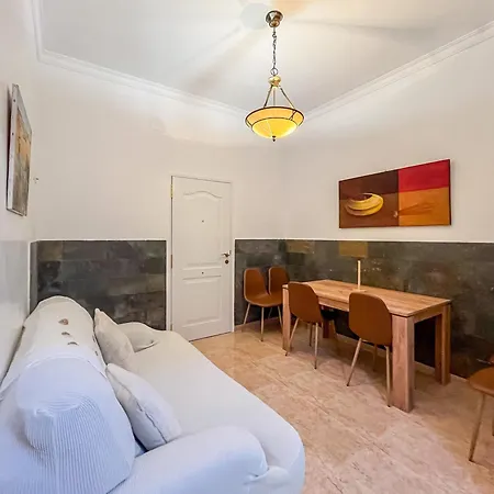 The Red House - 3br With Private Terrace Holiday home